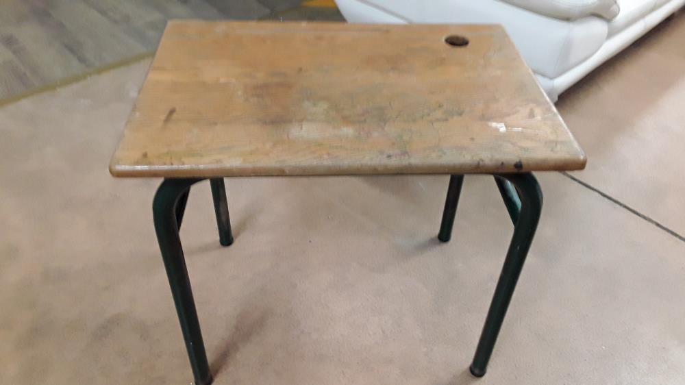 TABLE D'ECOLE