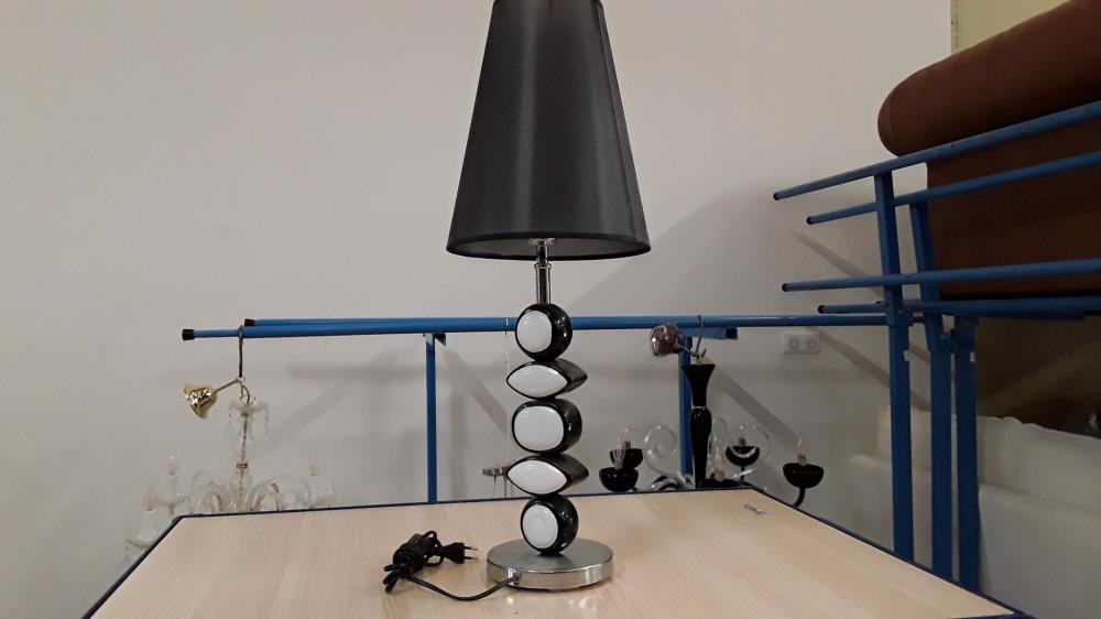 LAMPE À POSER MODERNE