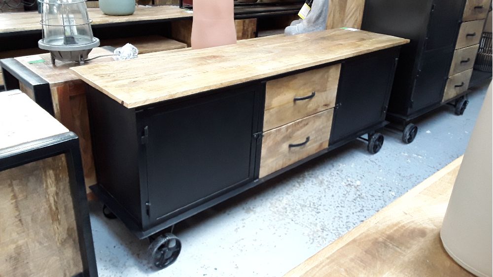 MEUBLE TV MANGUIER MASSIF ET METAL AVEC ROUES 160
