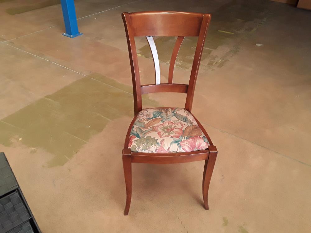 CHAISE ASSISE TISSU FLEURS 