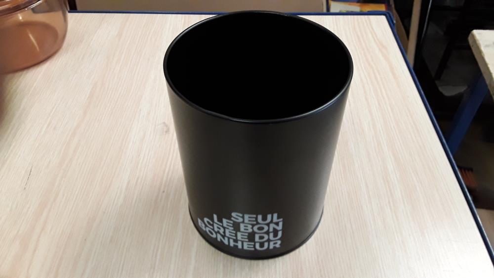 POT METAL NOIR