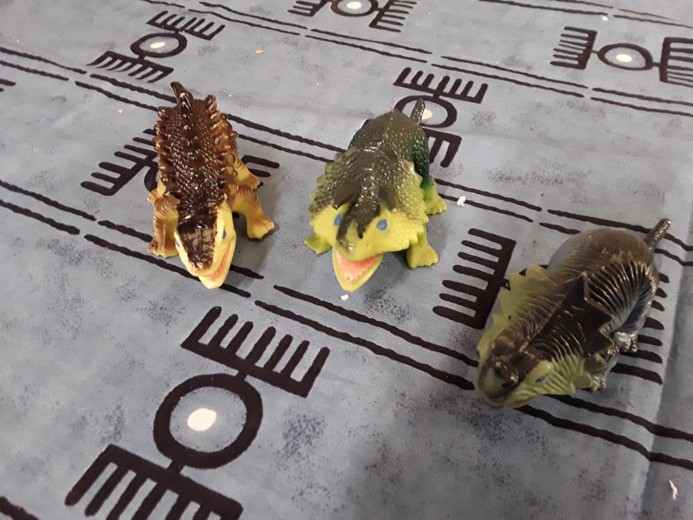 LOT DE 3 DINOSAURES 