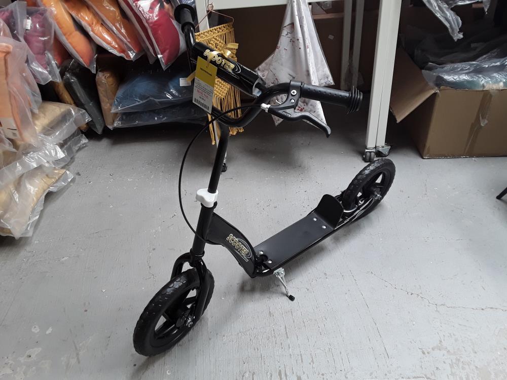 TROTTINETTE PATINETTE PNEUS 30 CM HAUTEUR GUIDON RÉGLABLE POIGNÉE FREIN ET BÉQUILLE ACIER ROSE