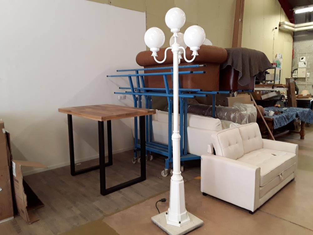 LAMPADAIRE EXTÉRIEUR 4 FEUX