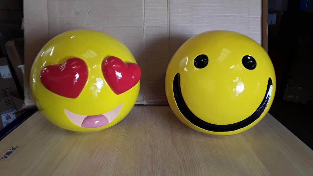 STATUE SMILEY