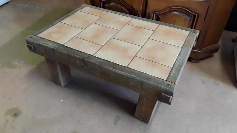 TABLE BASSE CARRELEE 