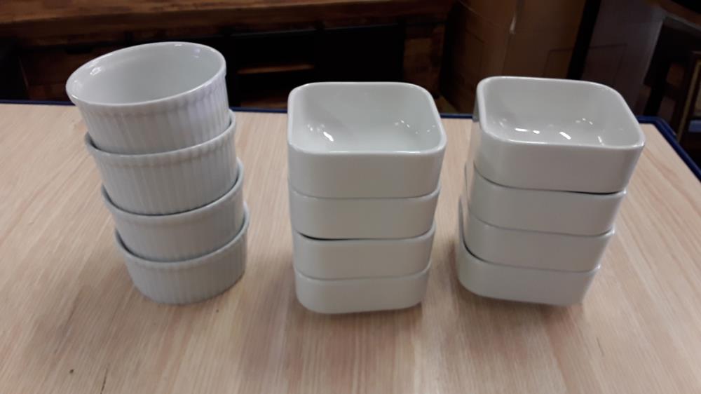 LOT DE 4 RAMEQUINS 