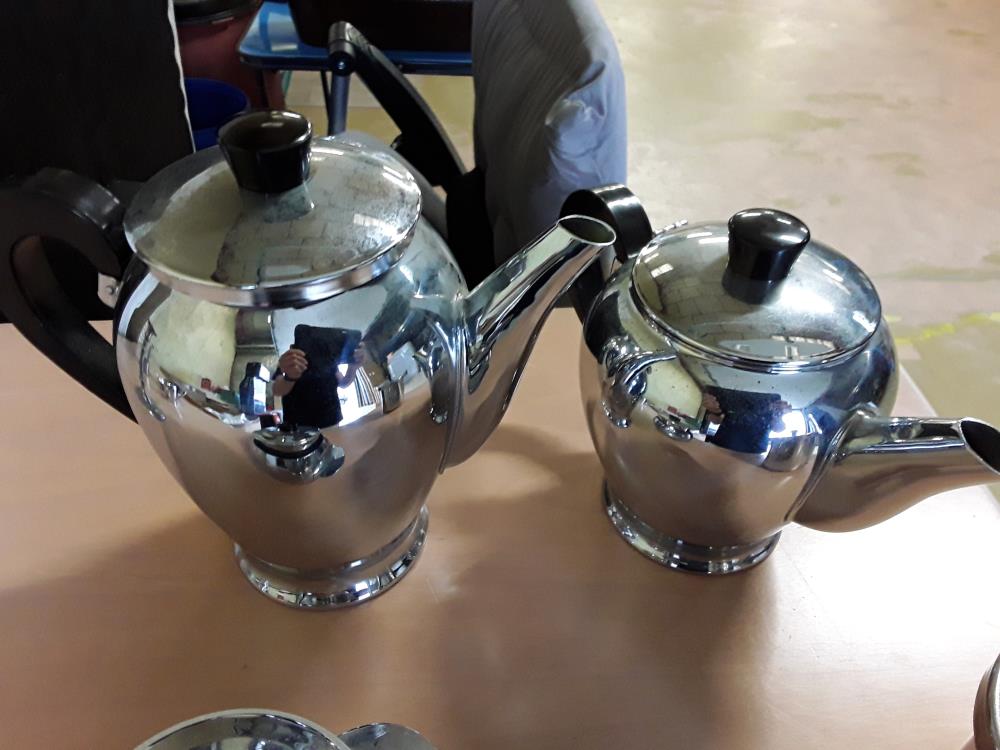 THÉIÈRE METAL