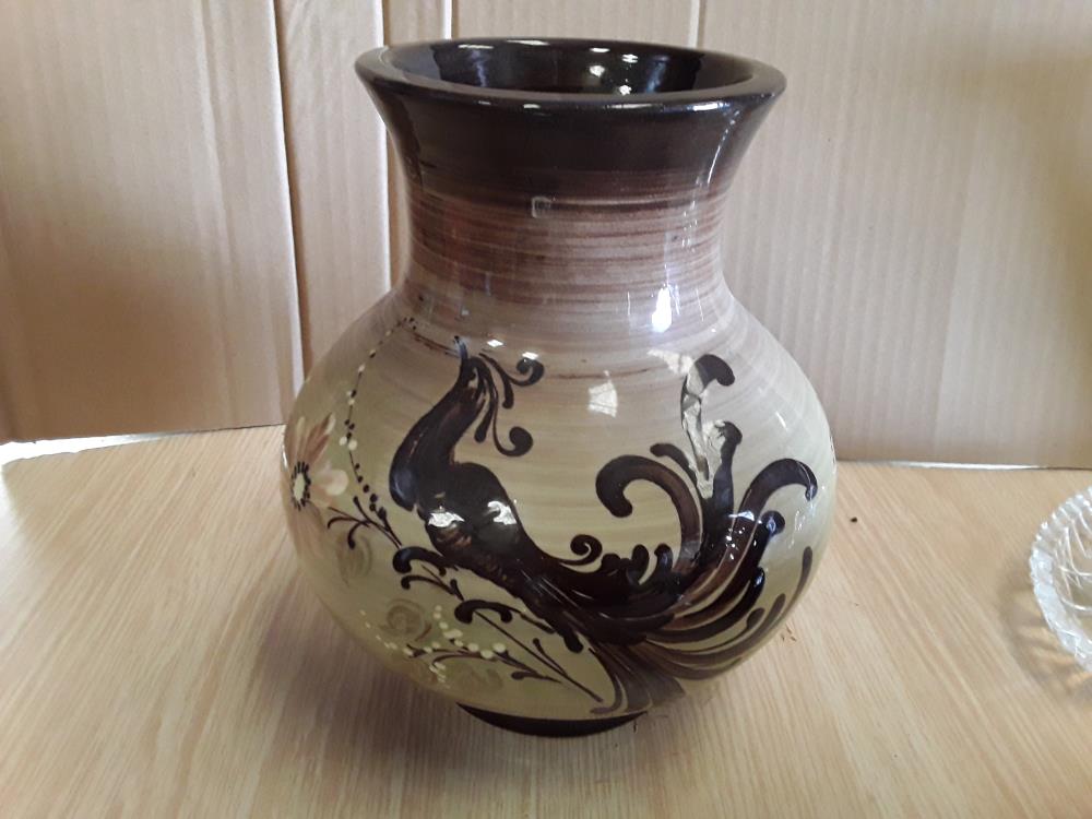 VASE SIGNÉ 