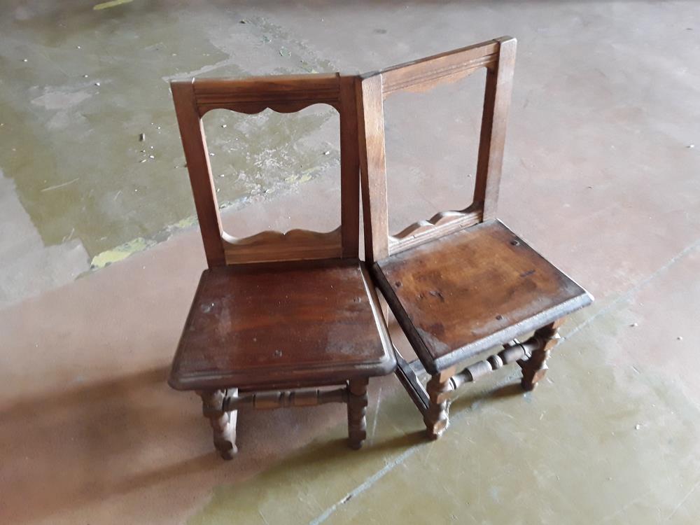PETITE CHAISE ANCIENNE 