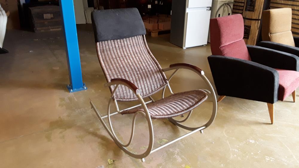 FAUTEUIL ROCKING CHAIR ROTIN METAL