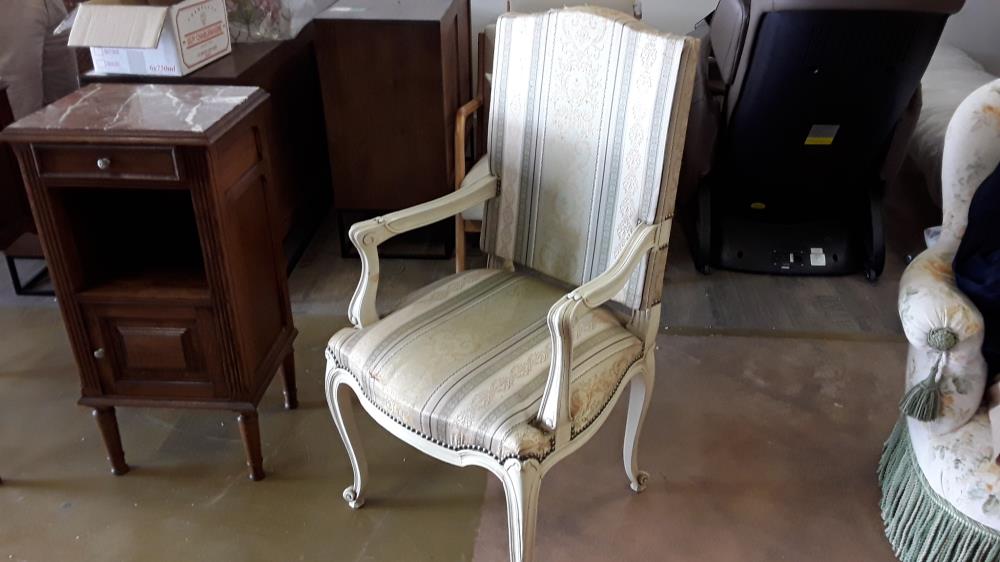 FAUTEUIL À RESTAURER