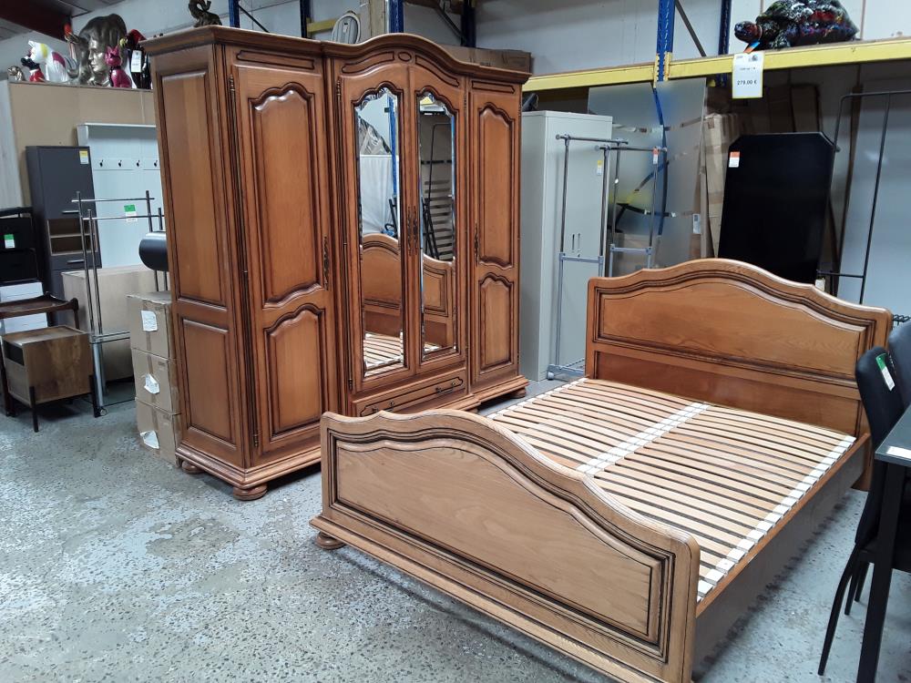 CHAMBRE À COUCHER CHENE (ARMOIRE LIT SOMMIER)