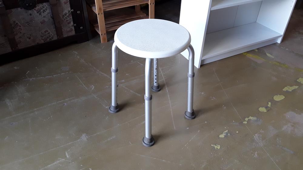 TABOURET PLASTIQUE