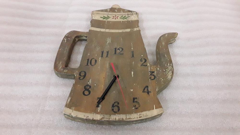 HORLOGE BOIS FORME THÉIÈRE 