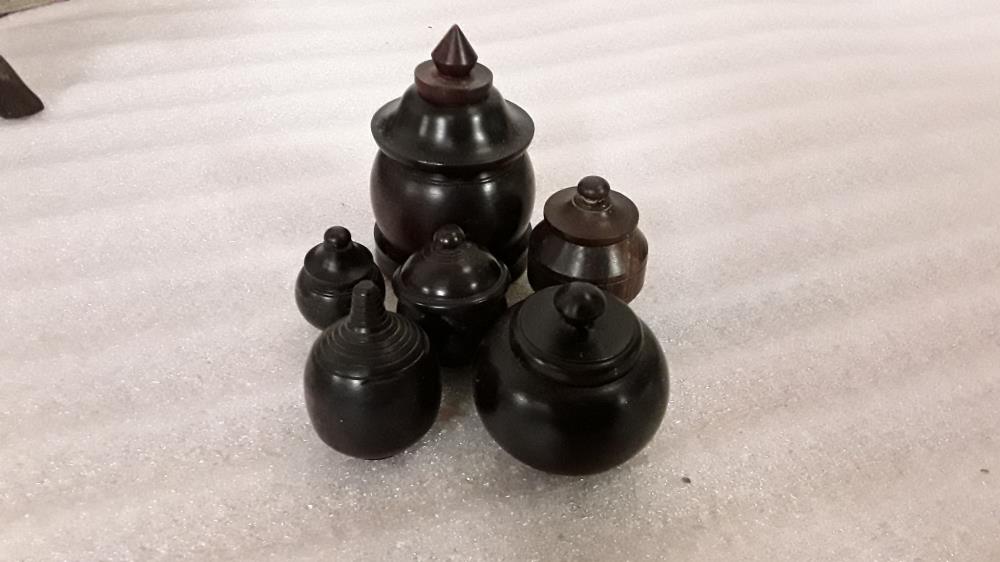 LOT DE 6 PETITS POTS