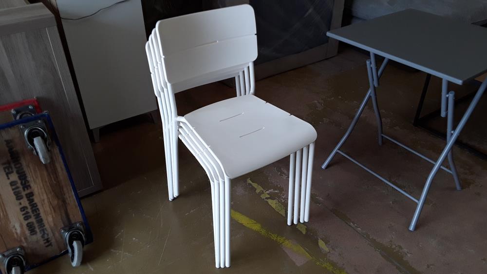 LOT DE 4 CHAISES 