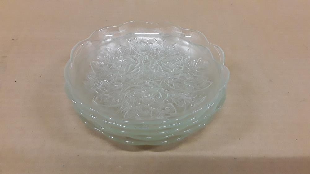 LOT DE 5 PETITS PLATS VERRE