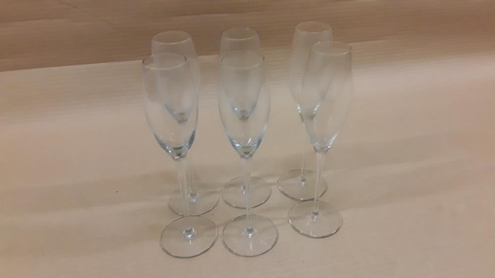 LOT 6 VERRES À CHAMPAGNE 
