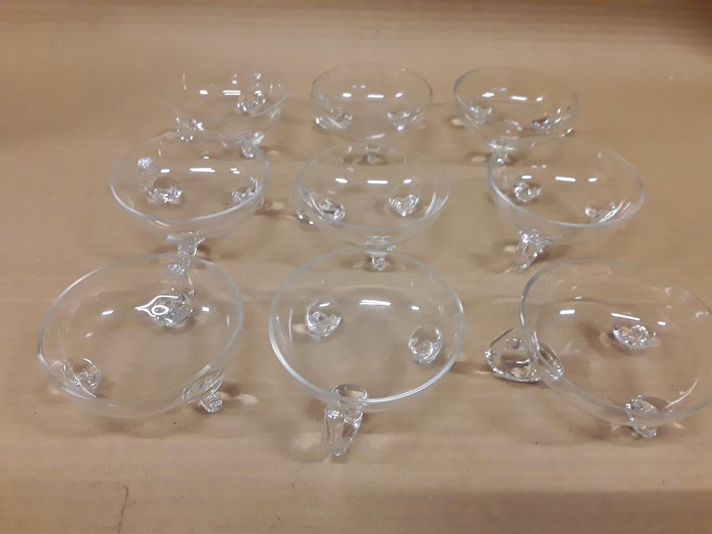 LOT DE 9 COUPES À GLACES 