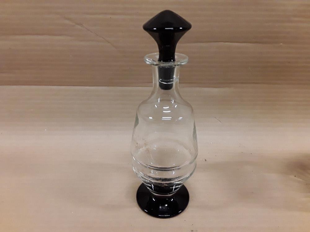 CARAFE VERRE NOIRE