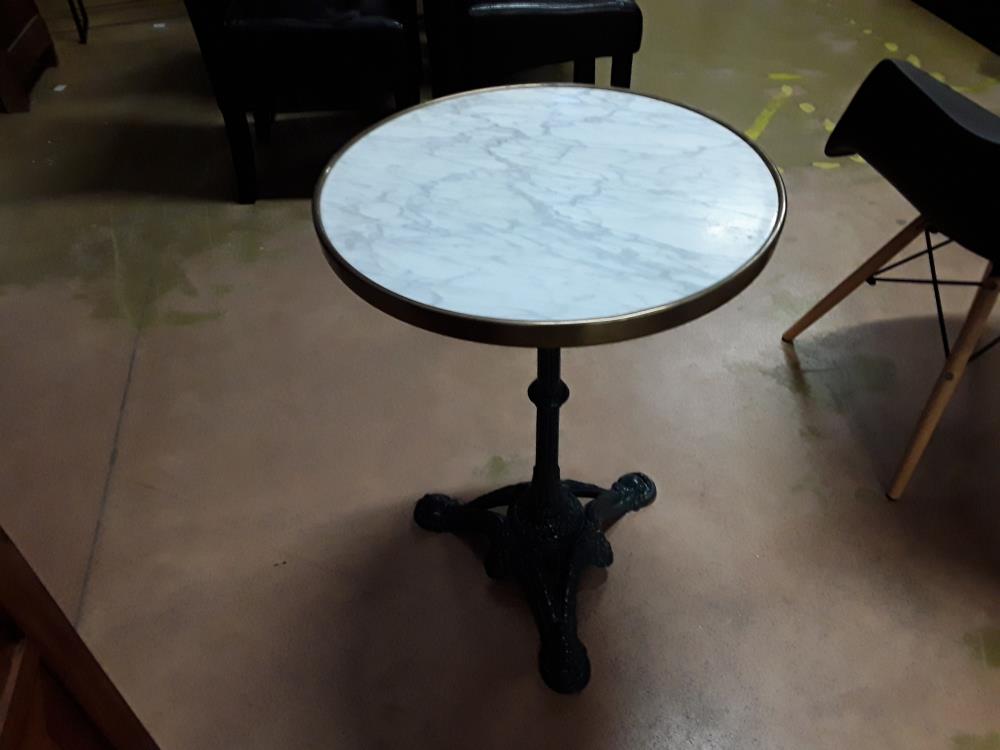 PETITE TABLE BISTROT RONDE PIED FONTE