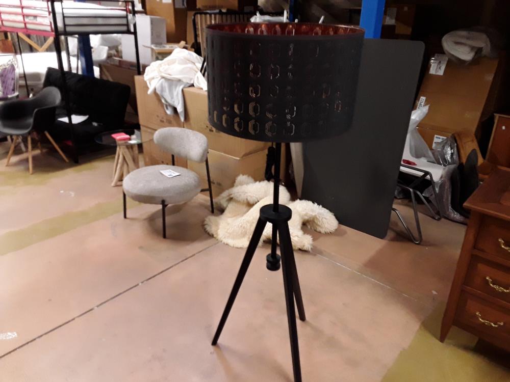 LAMPE MODERNE TREPIED