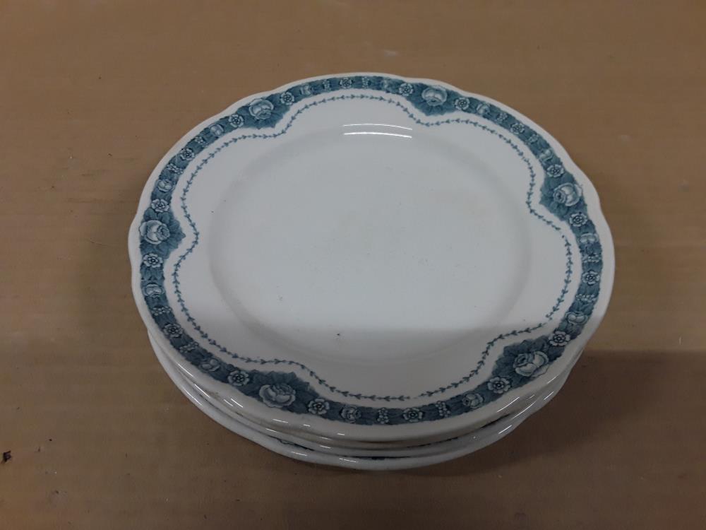 LOT DE 4 ASSIETTES VILLEROY 