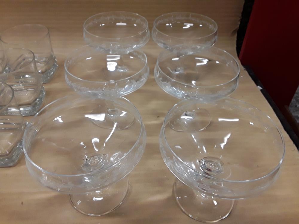 LOT DE 6 COUPES