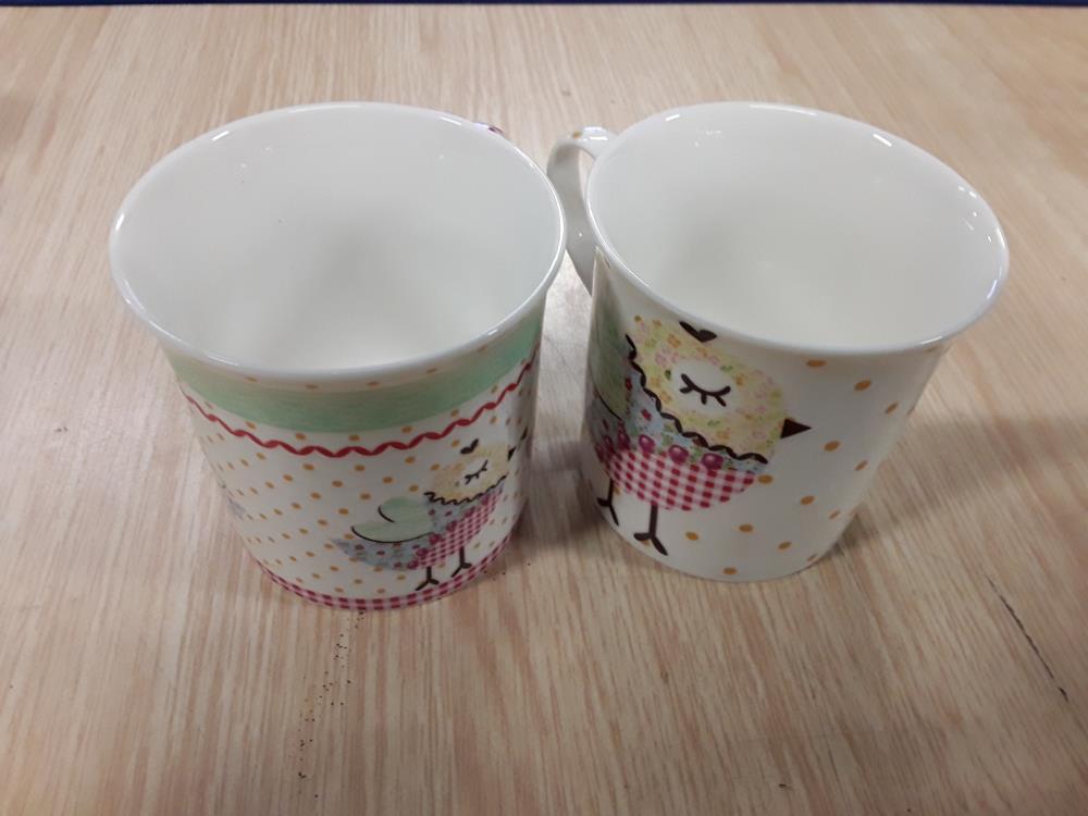 LOT DE 2 TASSES