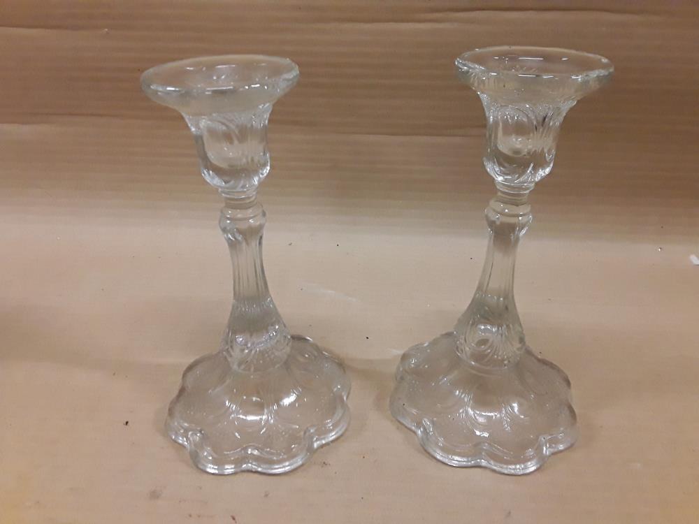 PAIRE DE BOUGEOIRS VERRE
