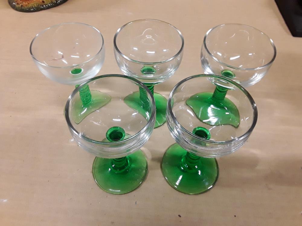 LOT DE 5 VERRES