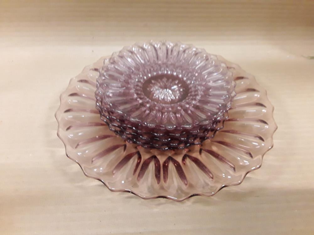 LOT D'ASSIETTES VERRE ROSÉ