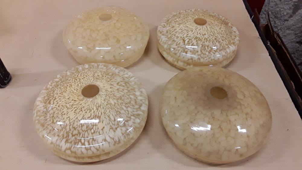 LOT DE 4 GLOBES DE SUSPENSION VERRE ANCIEN 