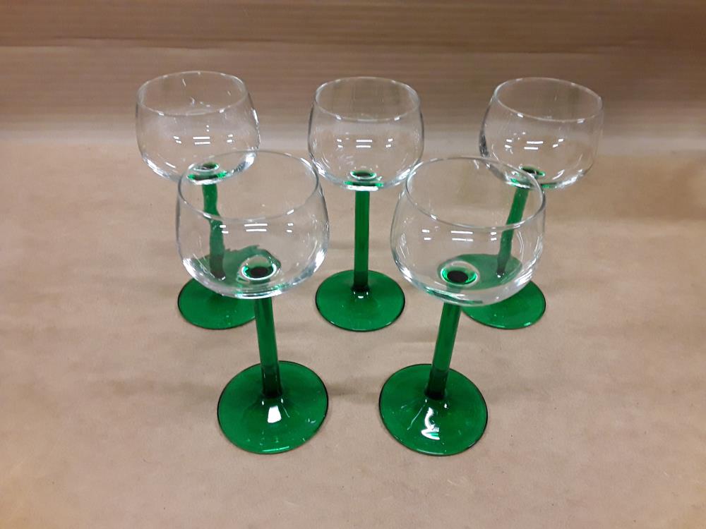 LOT DE 5 VERRES