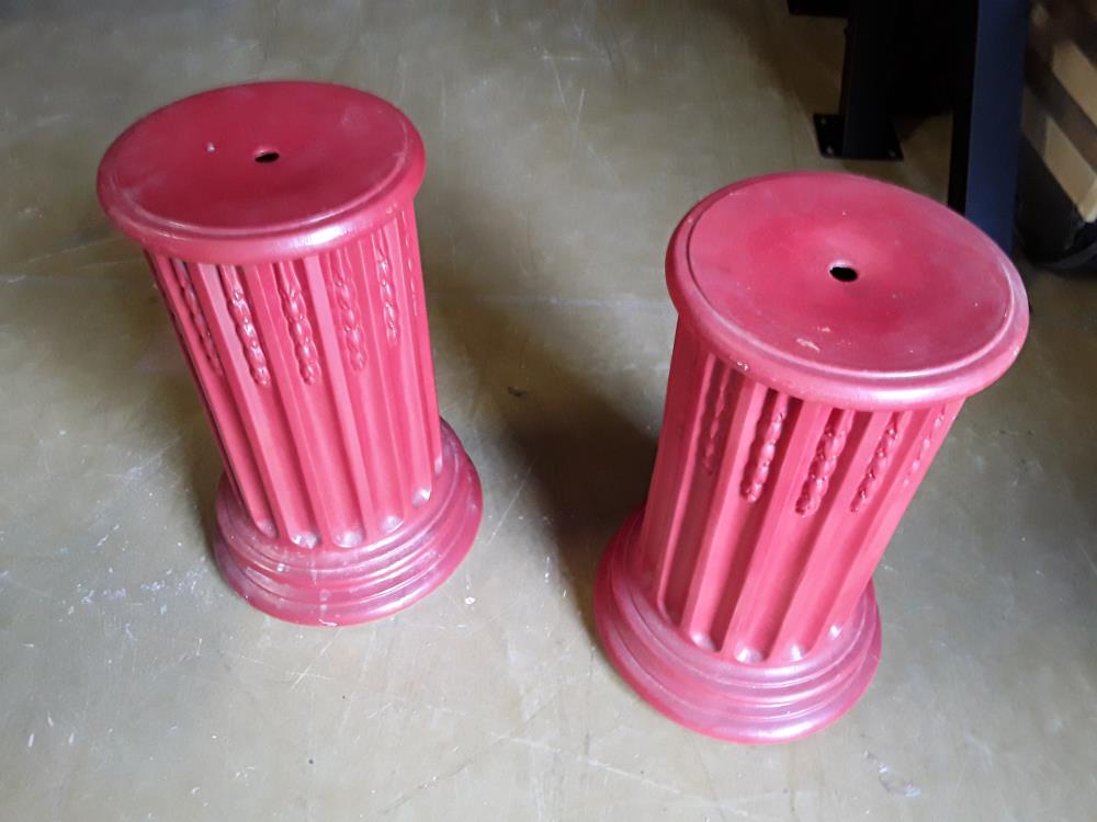 PAIRE DE COLONNES ROUGES