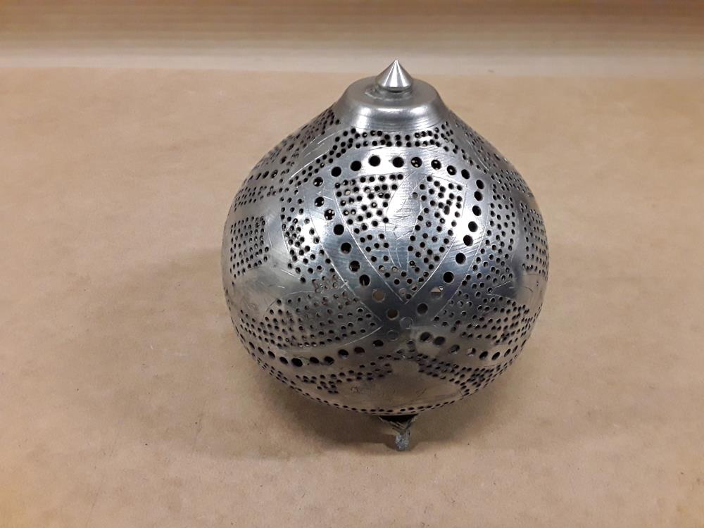 LAMPE METAL STYLE ORIENTAL 