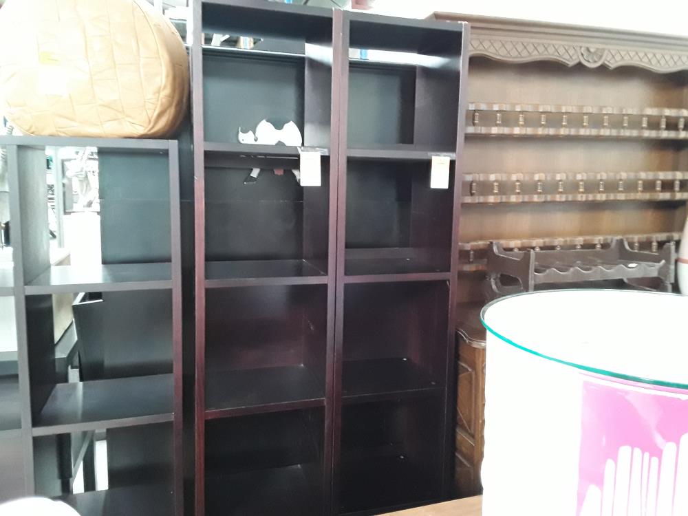 BIBLIOTHÈQUE 5 CASES 
