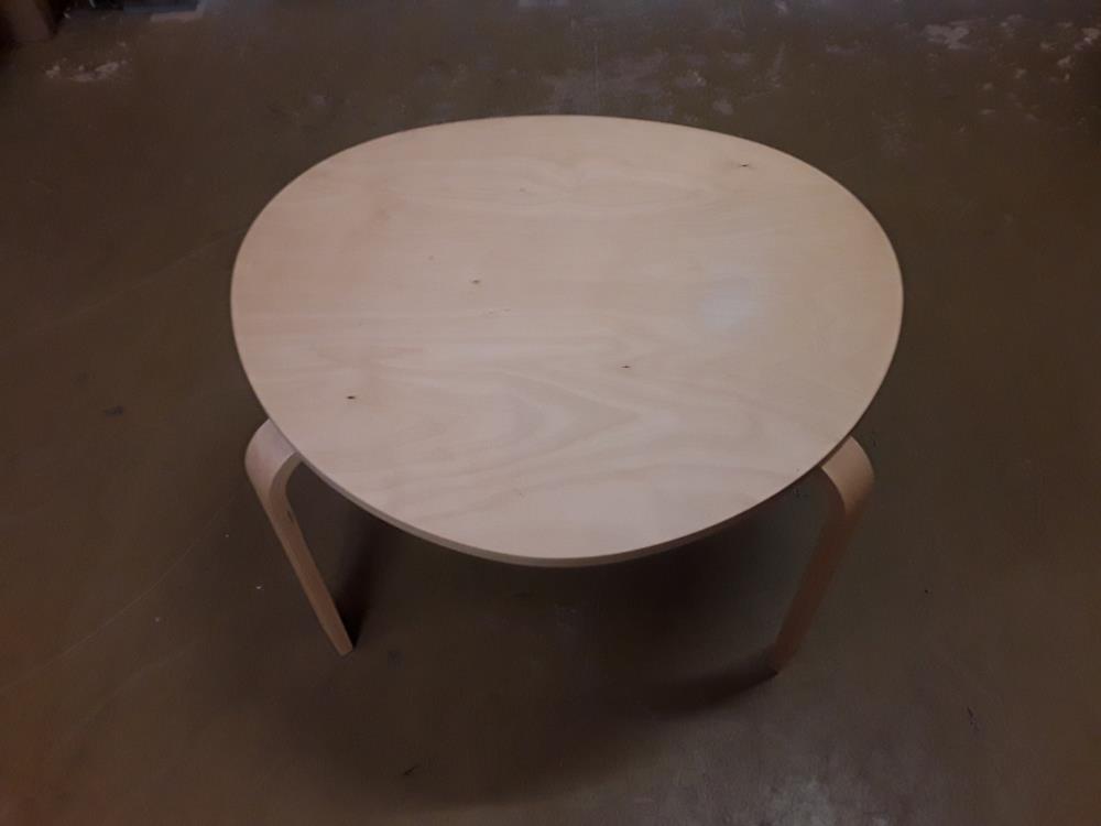TABLE BASSE OVALE 