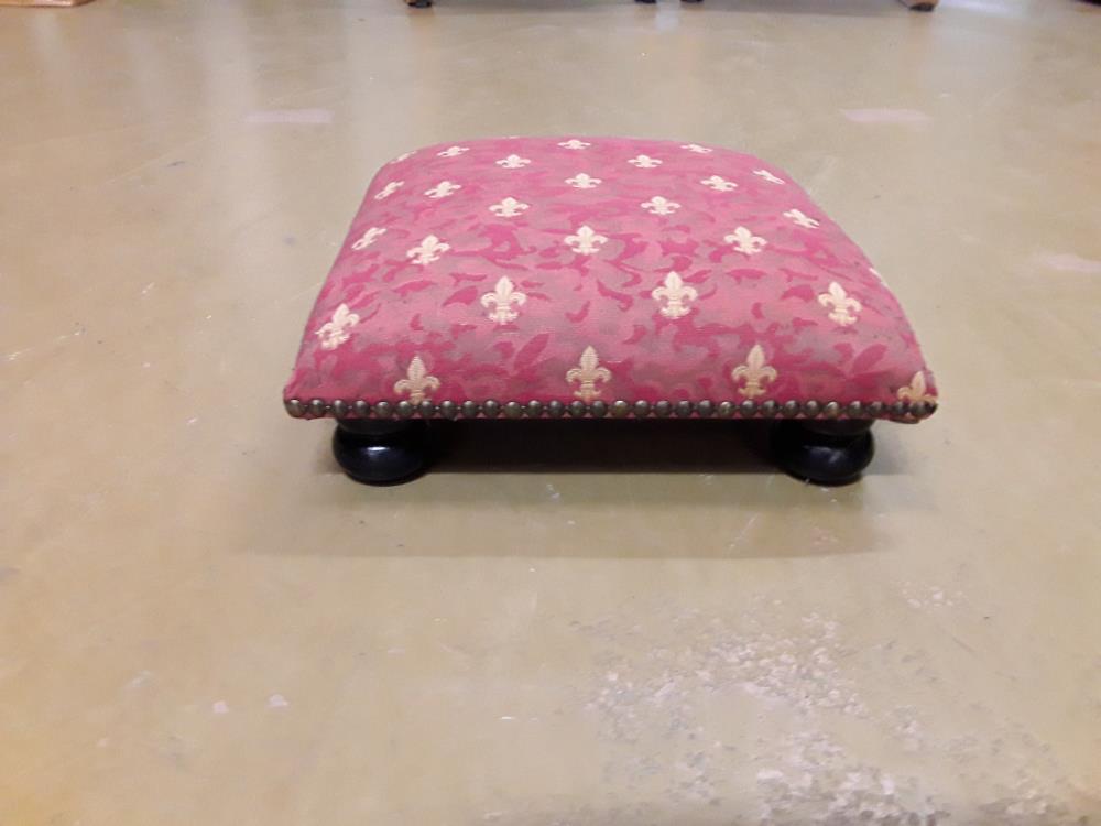 REPOSE PIEDS FLEUR DE LYS