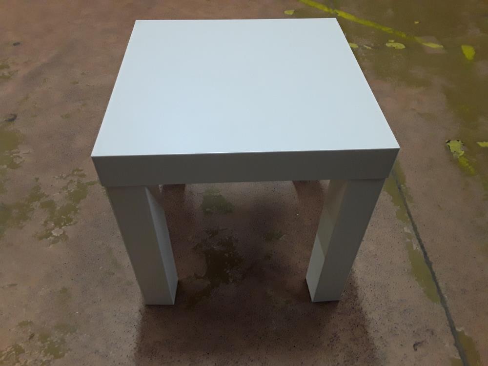 PETITE TABLE D'APPOINT 