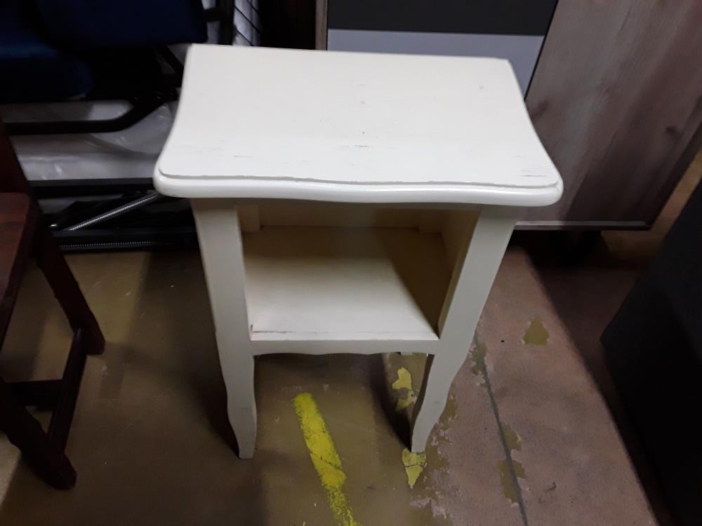 TABLE DE NUIT 