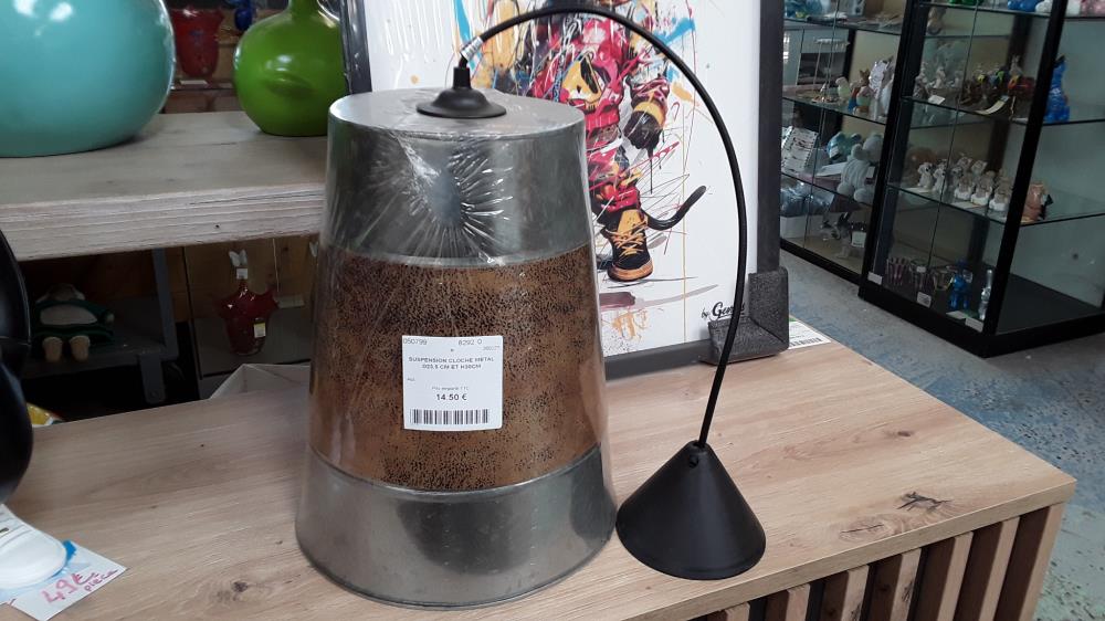 SUSPENSION CLOCHE METAL D23.5 CM ET H30CM 