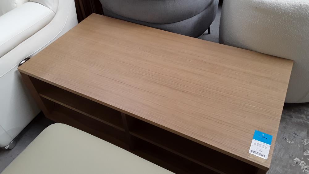 TABLE BASSE AVEC RANGEMENTS EN CHÊNE -/DESTOCK SECOND CHOIX 