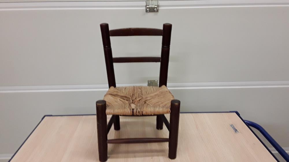 CHAISE POUPÉE 