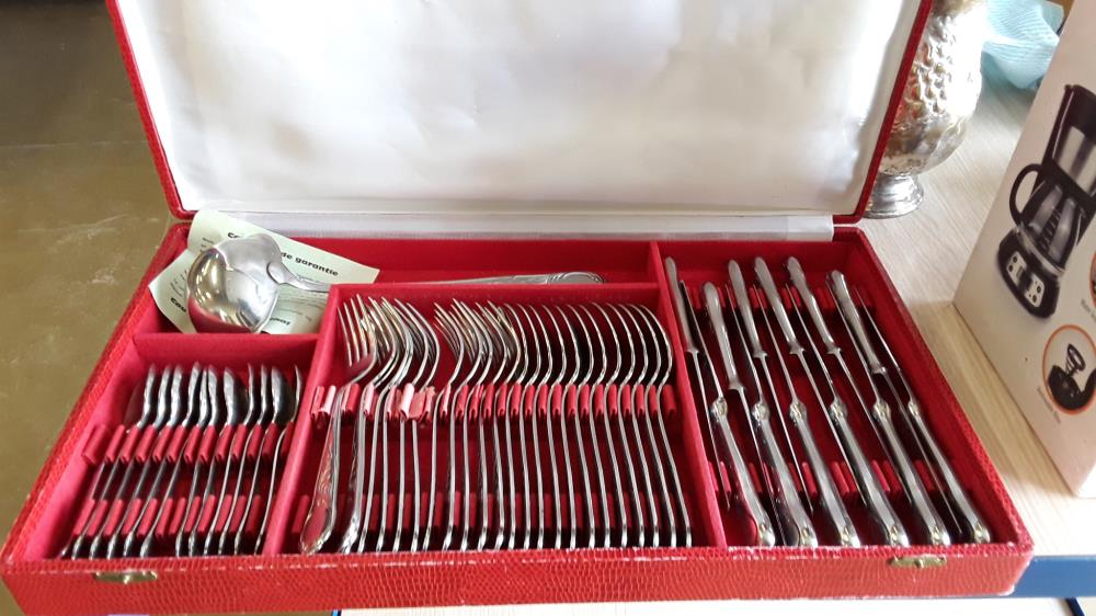 MENAGERE INOX 12 PERSONNES 