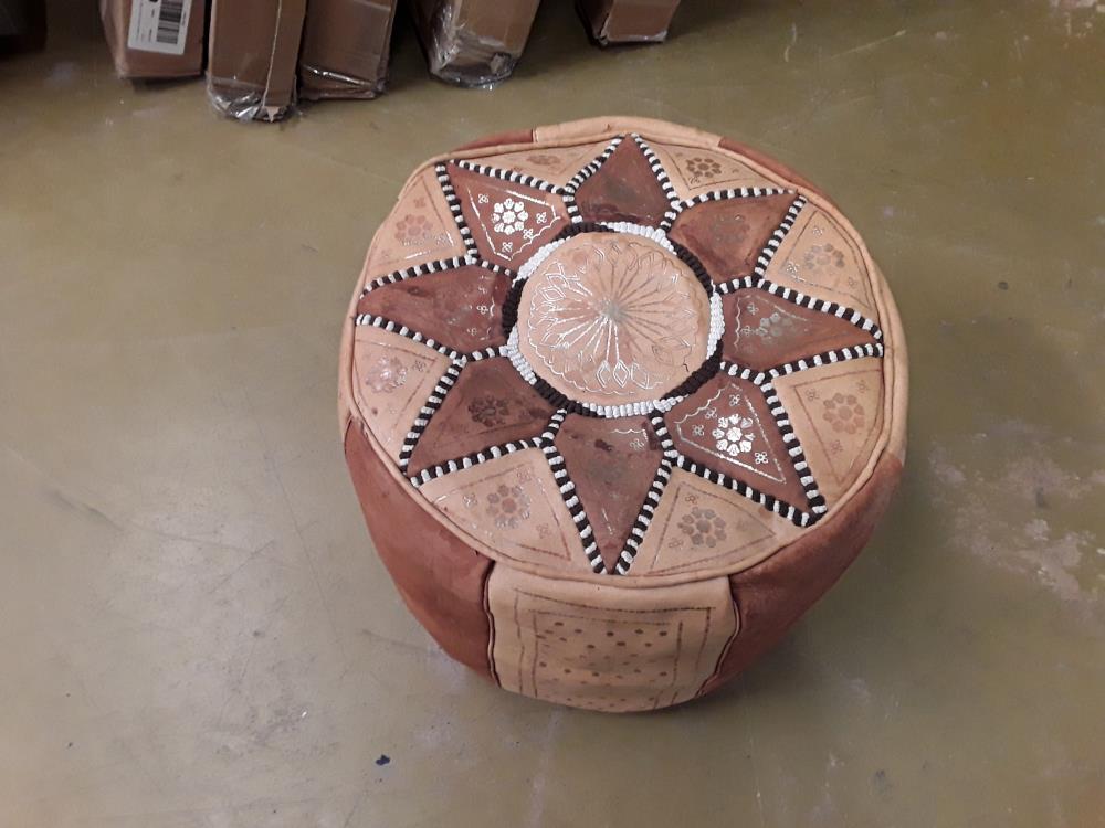 POUF CUIR VINTAGE 