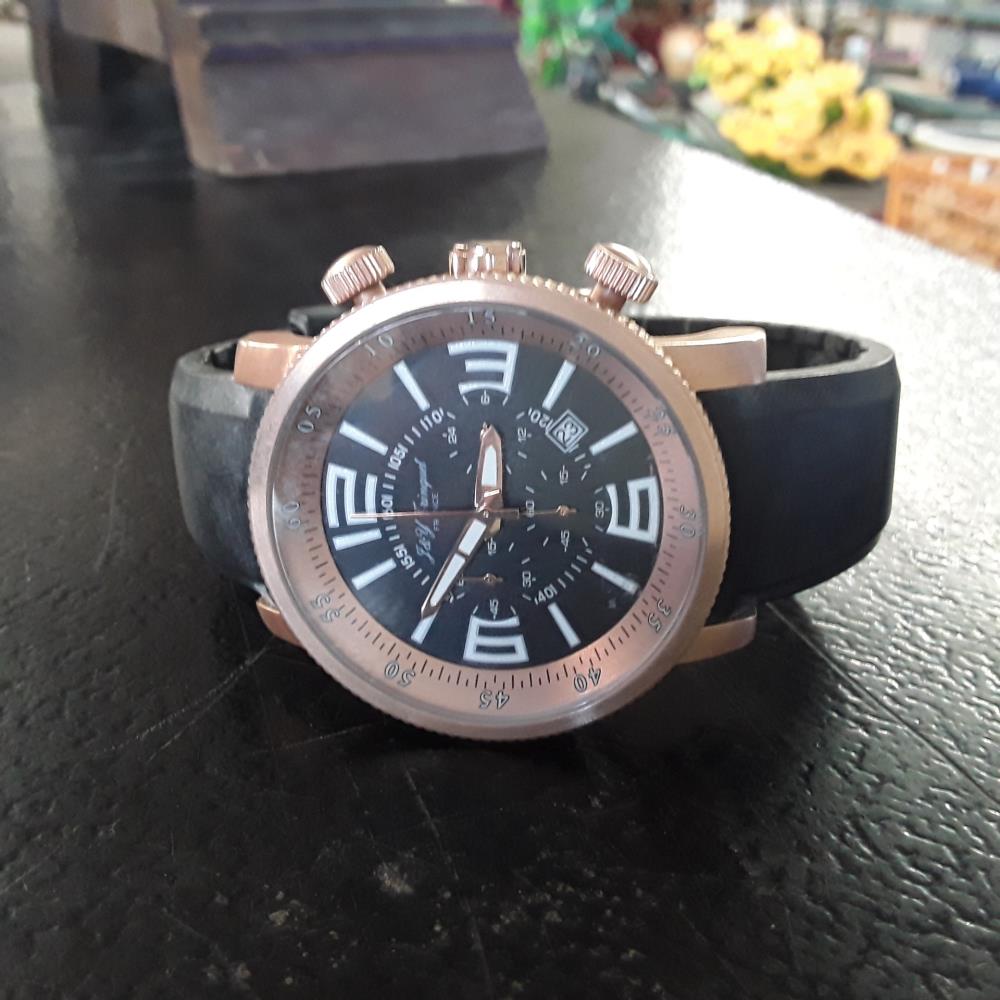 MONTRE NEUVE SPORT