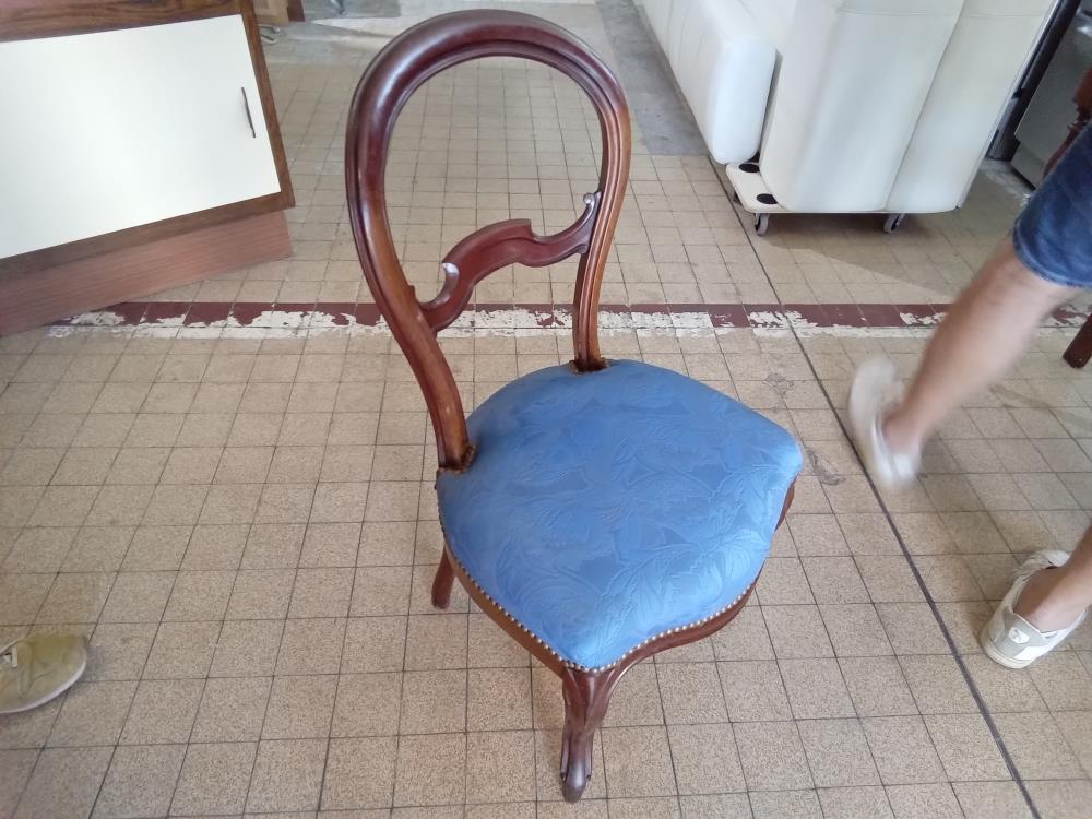 CHAISE BLEU 