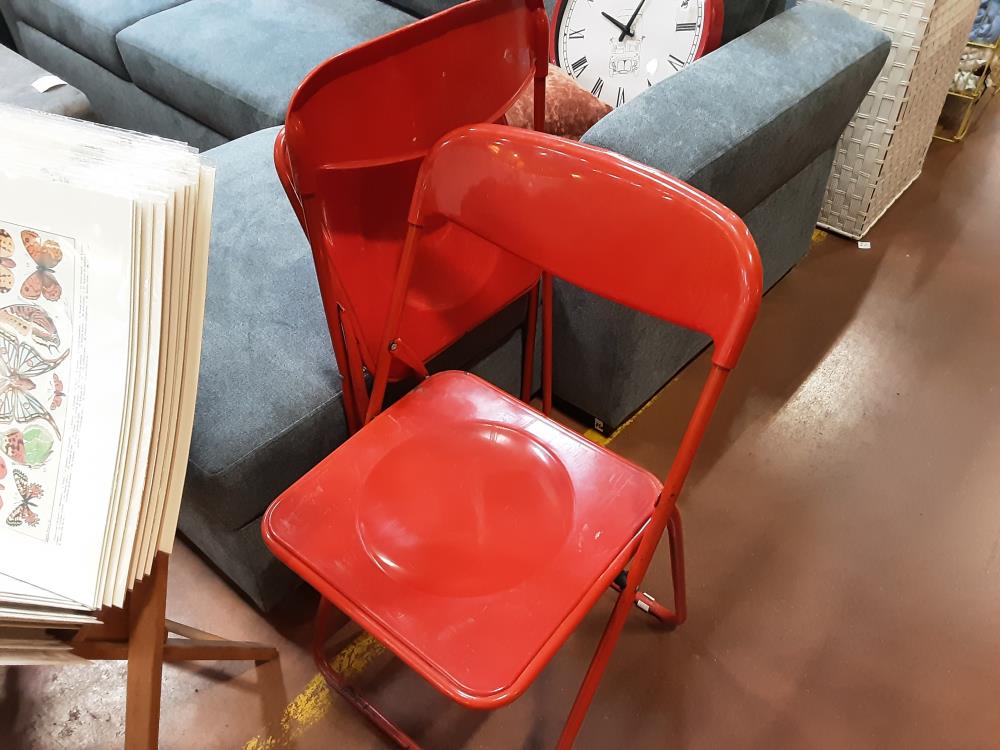 CHAISE PLIANTE ROUGE